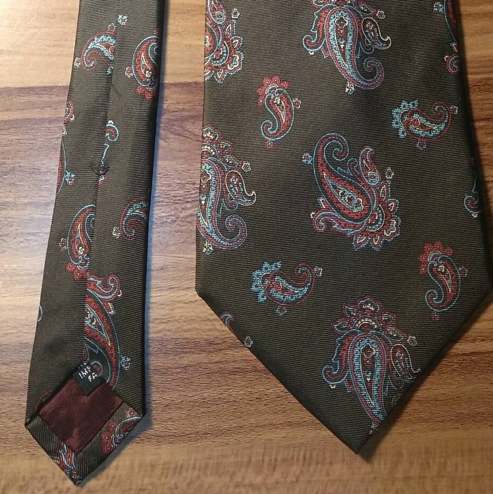 John Weitz 100% silk brown paisley pattern tie